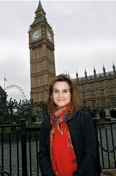 Devant le palais de Westminster, où elle siégeait à la Chambre des communes depuis 2015.