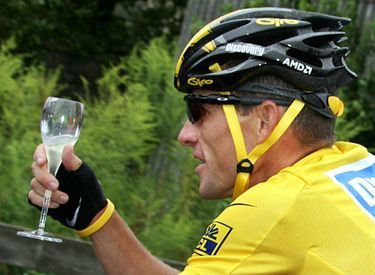Lance Armstrong remporte le Tour de France en 2005.