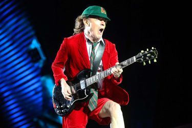 Angus Young assure le show.