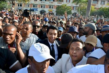 L'ancien président du régime de transition Andry Rajoelina, patron du groupe Viva TV, lors de la manifestation du 23 avril à Tananarive