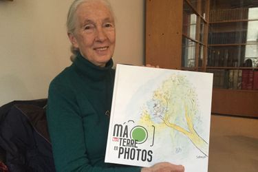 Jane Goodall et notre livre "Ma Terre en Photos".