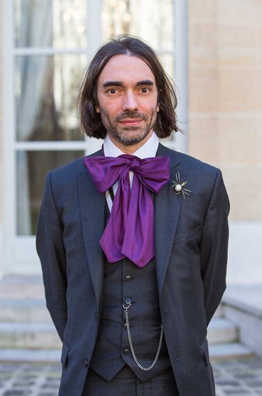 Une lavalliere comme Cedric Villani