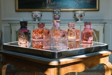 Réinterprétations du flacon Dior par Mimosa Echard
