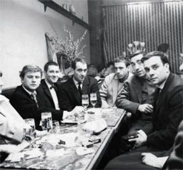 Anvers 1959, de g. à dr. : Heinz Mack, Otto Piene, Jean Tinguely, Daniel Spoerri, Pol Bury, Yves Klein