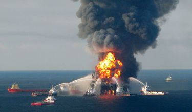 Incendie plateforme de forage BP dans le Golfe du Mexique-