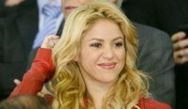 Shakira-dans-les-tribunes-pour-soutenir-Gerard-Pique_scan_photo-
