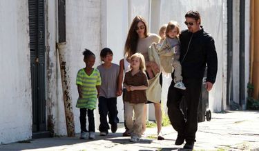 Angelina Jolie et Brad Pitt, Maddox, Pax, Zahara, Shiloh, Knox, etVivienne-