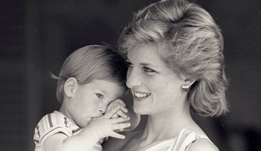 Lady Diana et son petit prince Harry -
