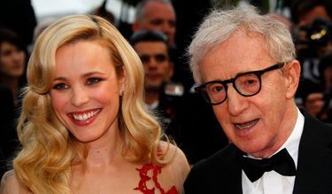 Woody Allen, qui ouvre le Festival avec<emphasize> Midnight in Paris</emphasize>, a monté les marches avec Rachel McAdams.