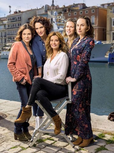 Les cinq actrices du feuilleton «Demain nous appartient ». De g. à dr. : Charlotte Valandrey, Linda Hardy, Ingrid Chauvin, Lorie Pester et Vanessa Demouy. À Sète, en 2019.