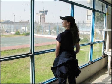 Novembre 2007, dans la prison de Tepepan. Comme toutes les autres détenues, Florence reçoit ses visiteurs dans cette salle. A l’extérieur, la cour de promenade.