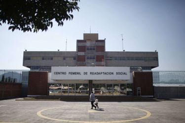La prison de Tepepan, à Mexico, est située dans un quartier excentré, à vingt minutes du centre historique de la capitale. Son nom officiel: centre féminin de réadaptation sociale.