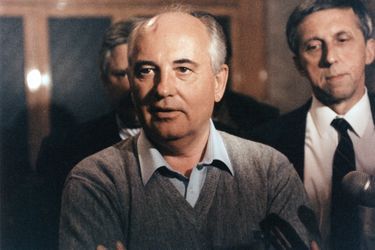 Mikhail Gorbatchev retenu captif en Crimée en août 1991.