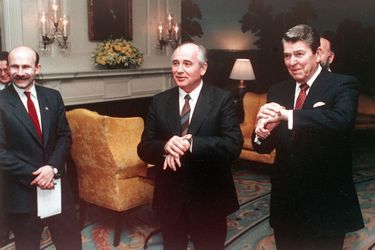 Mikhail Gorbatchev, dirigeant soviétique et Ronald Reagan, président des Etats-Unis, à Geneve.