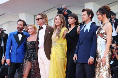 Nick Kroll, Florence Pugh, Chris Pine, Olivia Wilde, Sydney Chandler, Harry Styles et Gemma Chan le 5 septembre 2022 à Venise.