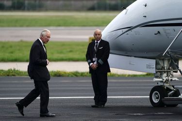Le prince Charles à l'aéroport d'Aberdeen, le 9 septembre 2022.
