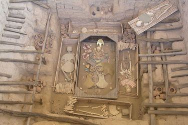 La chambre funéraire d’un puissant dirigeant moche baptisé “Seigneur de Sipán“ qui aurait vécu il y a 1700 ans.