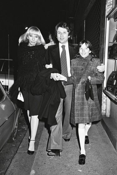 Avec Dany Saval et Stéfanie, la fille qu’elle a eue avec Maurice Jarre mais que Michel a élevée. À Paris, en 1977.