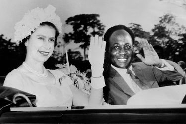 La reine Elizabeth II avec le président Kwame Nkrumah au Ghana en novembre 1961