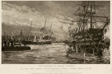 L’Alberta, transportant la dépouille de la reine Victoria, fait son entrée dans le port de Portsmouth, le 1er février 1901 au coucher du soleil
