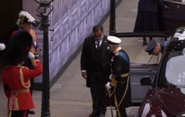 Le roi Charles III est arrivé à Westminster.