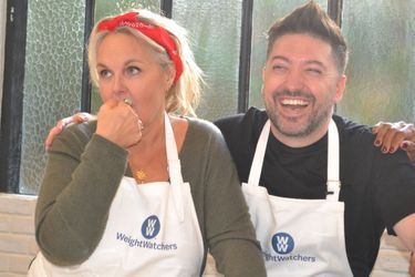 Valérie Damidot et Chris Marques, lors de l'atelier cuisine organisé par Weight Watchers, à Paris, le 4 octobre 2022.