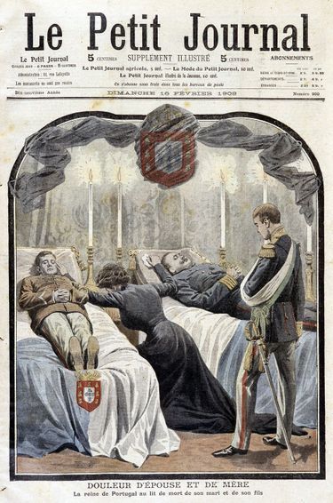 La Une du «Petit Journal» du 16 février 1908 :  «Douleur d'épouse et de mère : la reine de Portugal Amélie au lit de mort de son mari et de son fils