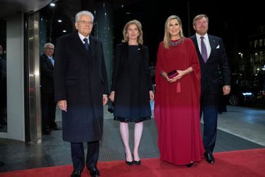 La reine Maxima et le roi Willem-Alexander des Pays-Bas avec Sergio et Laura Mattarella, à Amsterdam le 10 novembre 2022