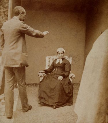 Charles Richet hypnotisant la voyante Léonie en 1885.