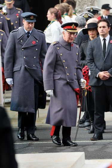 Charles III, accompagné du prince William, dirige pour la première fois cette cérémonie dédiée aux victimes britanniques et du Commonwealth des guerres des XXe et XXIe siècles.