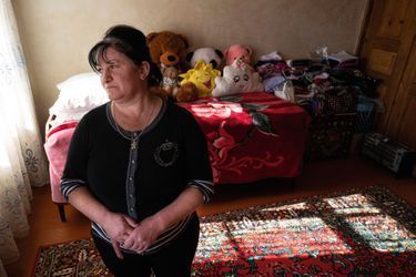 La maison de Lida Habrahamyan, à un jet de pierre d’un avant-poste azerbaïdjanais. Ses voisins lui ont conseillé de murer la fenêtre de son salon.