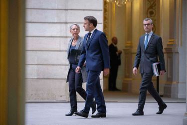 Malgré une mise en examen en septembre, Alexis Kohler a été maintenu à son poste. Le 23 mai à l’Élysée, au côté d’Emmanuel Macron et d’Élisabeth Borne.