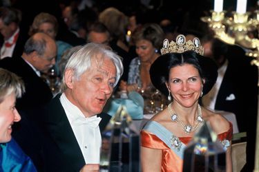 Georges Charpak avec la reine Silvia de Suède, lors du dîner des Nobel, le 10 décembre 1992.