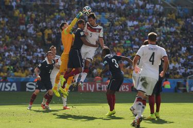 Battu par une tête de Mats Hummels, lors du Mondial 2014. La France s’incline contre l’Allemagne (1-0) en quart de finale.