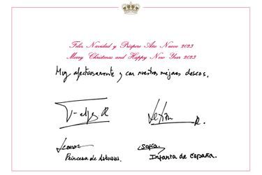 L'intérieur de la carte de vœux du roi Felipe VI d'Espagne, de la reine Letizia et de leurs filles, dévoilée le 12 décembre 2022