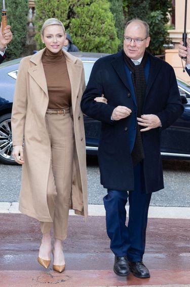 La princesse Charlène, en Akris, et le prince Albert II de Monaco, à Monaco le 13 décembre 2022