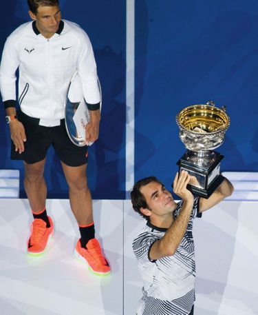 Federer s’impose à l’Open d’Australie en 2017. Quelques mois plus tard, il redevient numéro 1 mondial.