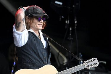 Johnny Depp sur scène à Helsinki avec Jeff Beck le 19 juin 2022.