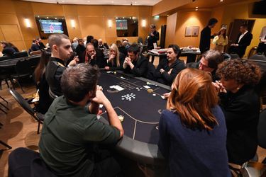 Tournoi de poker au Club Montmartre avec des nombreuses personnalités de la radio et télévision, en janvier 2023.