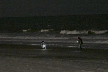 Le soir même, à Myrtle Beach, en Caroline du Sud, les recherches commencent pour récupérer et analyser les débris de l’engin.