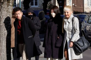 L'avocate Sylvie Galley se rend au palais de justice avec la famille de Narumi Kurosaki et Arthur del Piccolo, le jour de l'ouverture du procès en appel de Nicolas Zepeda, ce mardi 21 février.