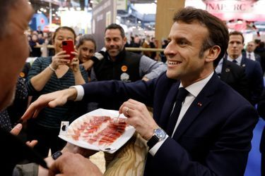 Emmanuel Macron a multiplié les bains de foule.