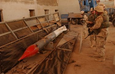 Face à face avec un missile. Des combattants américains pendant la bataille de Samawa, en 2003.