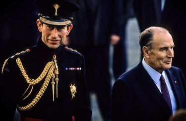 Sa première visite officielle en France, en 1988. Le prince Charles est invité à la commémoration du 11 Novembre, avec François Mitterrand.