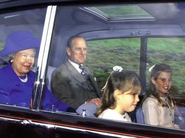 En route pour l’église de Crathie, près de Balmoral, avec la reine Elizabeth II et le prince Philip, le 30 août 1998.