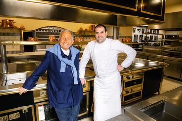 Les plus grands ont débuté devant ces fourneaux. Hier, Alain Ducasse et Michel Troisgros. Aujourd’hui, Hugo Souchet, chef de cuisine.