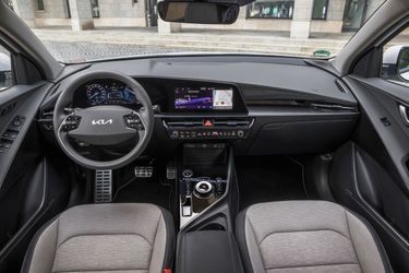 Bien construit, bien fini, habitable et confortable, le Niro EV brille aussi par son dynamisme et son agrément général de conduite