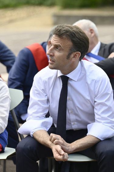 Emmanuel Macron au collège Louise Michel, à Ganges (Hérault), le 20 avril.