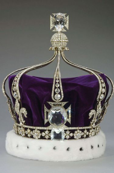 La couronne de la reine Mary qui sera utilisée pour le couronnement de la reine Camilla à l'abbaye de Westminster, à Londres le 6 mai 2023.