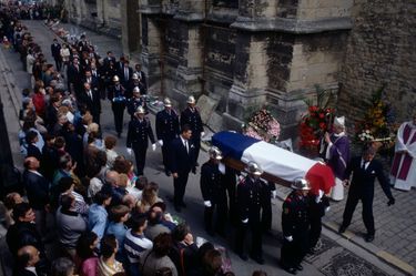 Les obsèques ont lieu le 4 mai 1993, à Nevers.